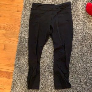 Black Lululemon Cropped Leggings